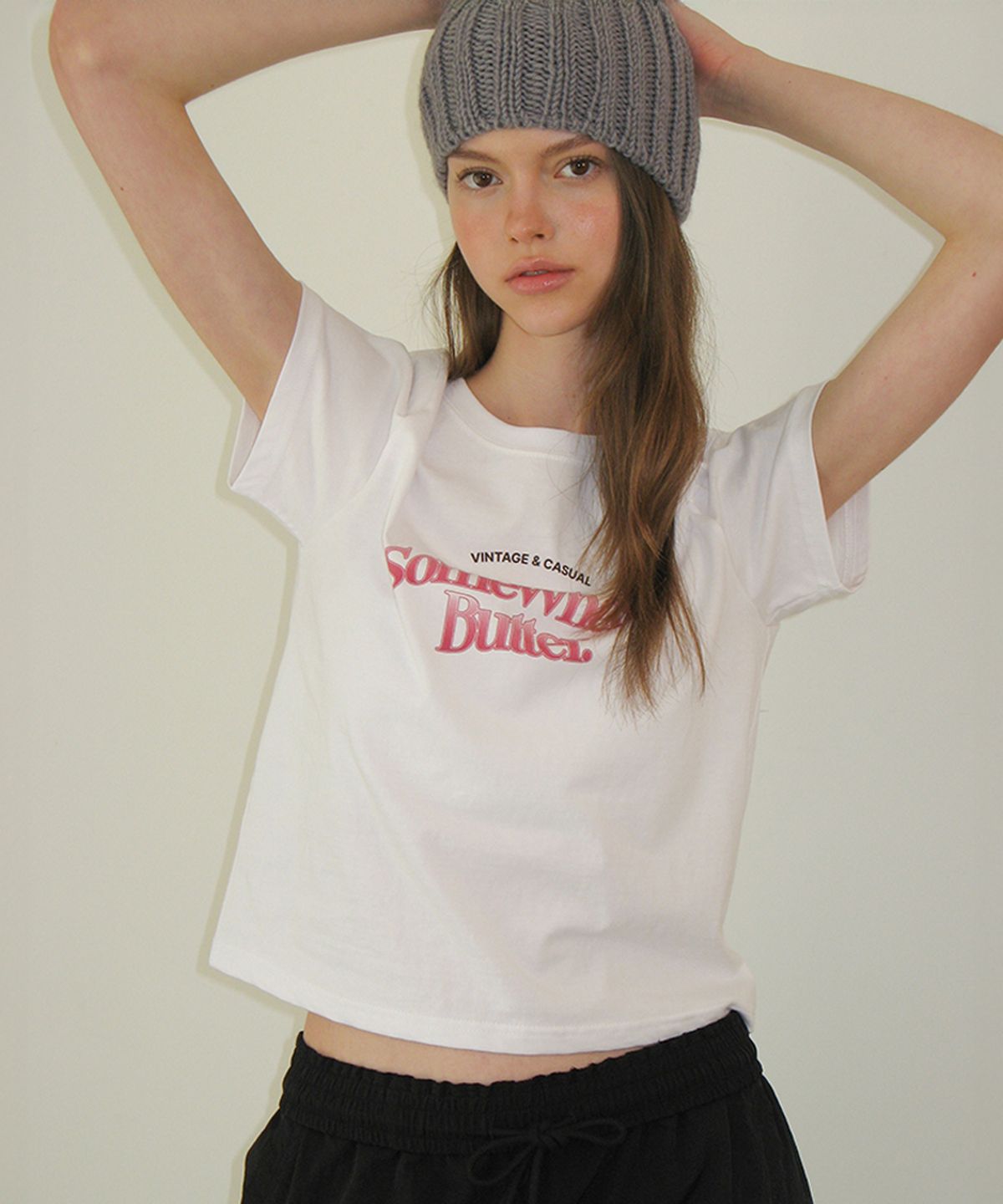 썸웨어버터(SOMEWHEREBUTTER) Gradation Wave Logo Top - Ivory