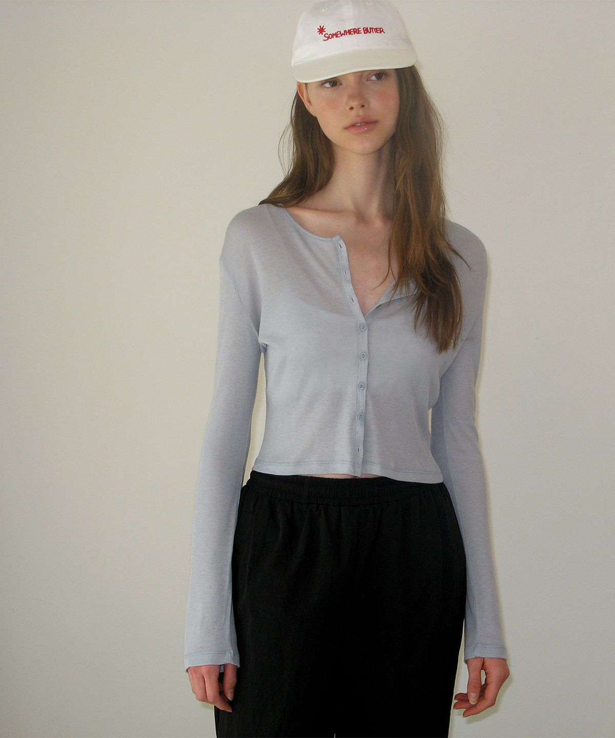 썸웨어버터(SOMEWHEREBUTTER) Lovey Button Cardigan - Light Blue