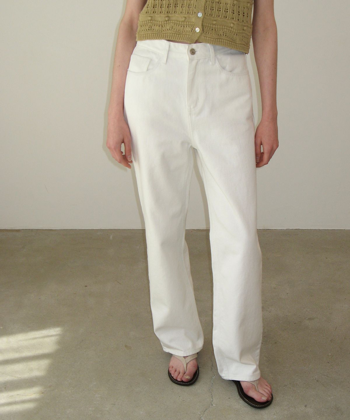 썸웨어버터(SOMEWHEREBUTTER) Dump White Denim - White