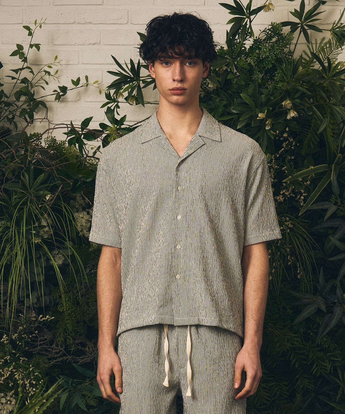 아모우(AMOU) Wrinkle stripe Open Collar half shirts black