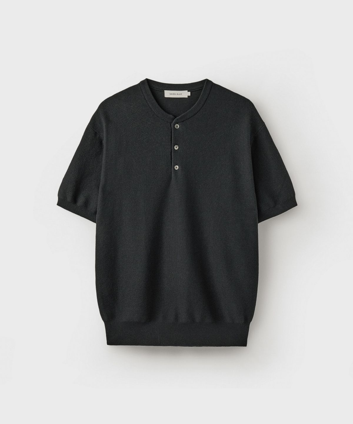 유니온블루(UNION BLUE) HARD TWIST HENLEY-NECK HALF KNIT [GRAPHITE]