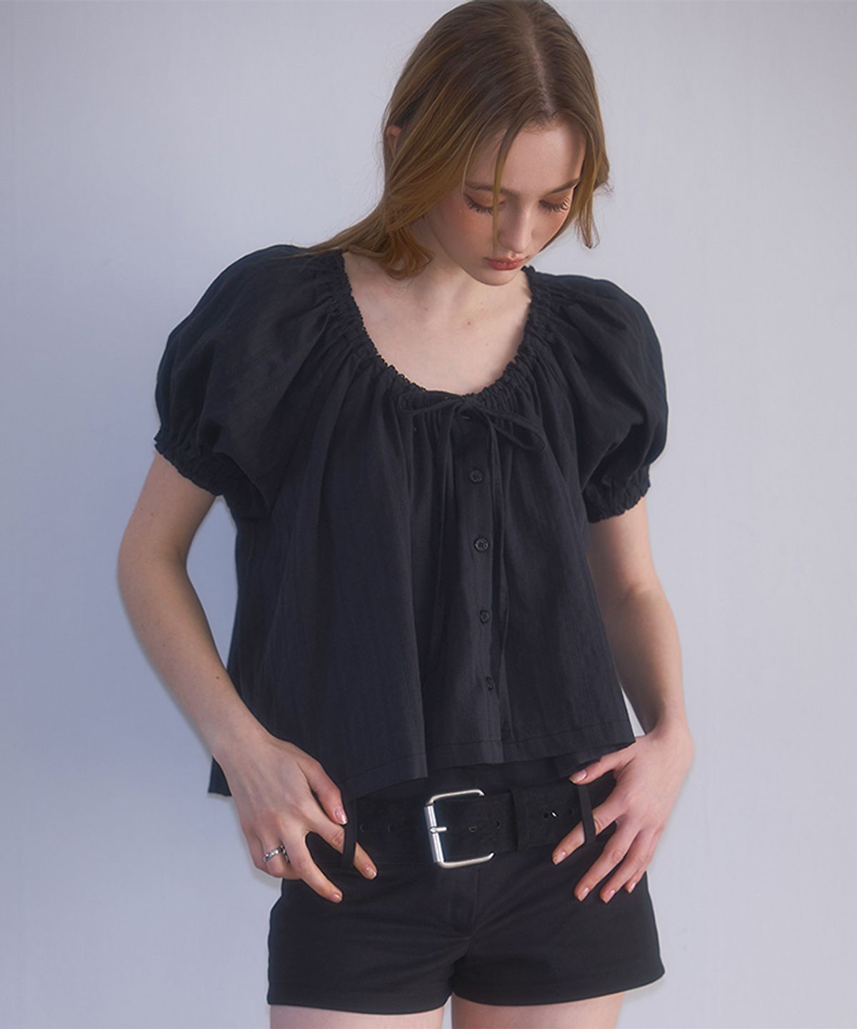 로제프란츠(ROSEFRANTZ) Puff Ribbon Blouse [Black]