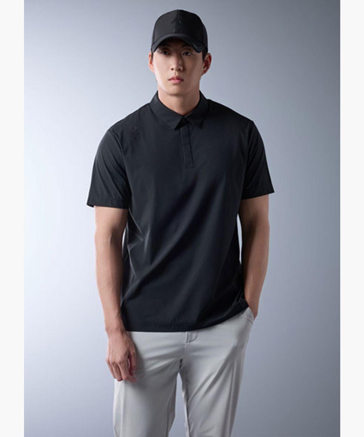 데상트 골프(DESCENTE GOLF) 남성 등판 원포인트 반팔 티셔츠 (DQ21MFTS5B)