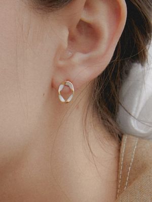 VINTAGE PETIT OVAL EARRING