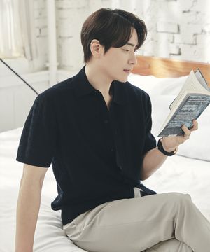 하프 슬리브 카라 가디건 네이비