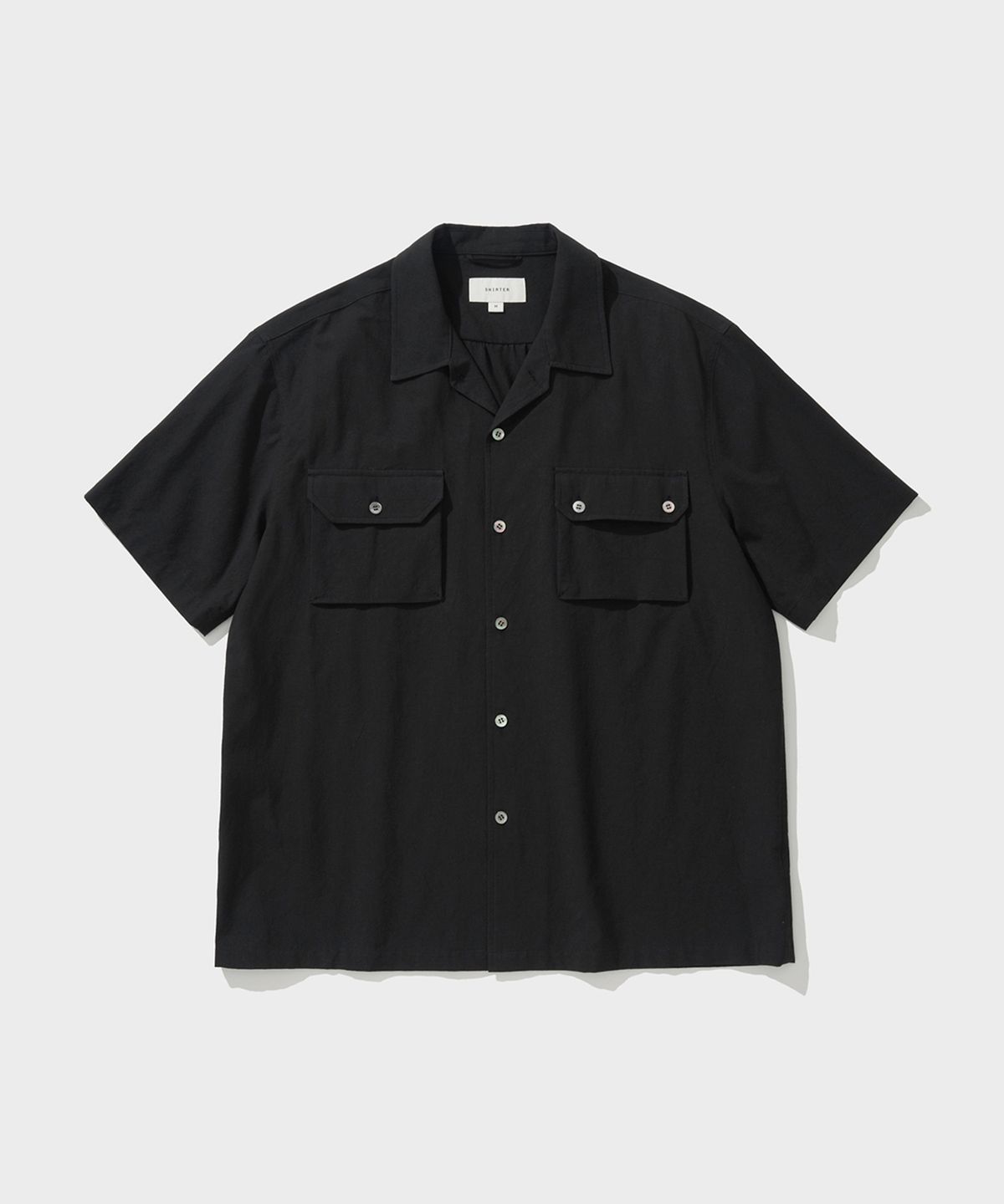 셔터(SHIRTER) SHIRRING POCKET HALF SHIRT (BLACK)