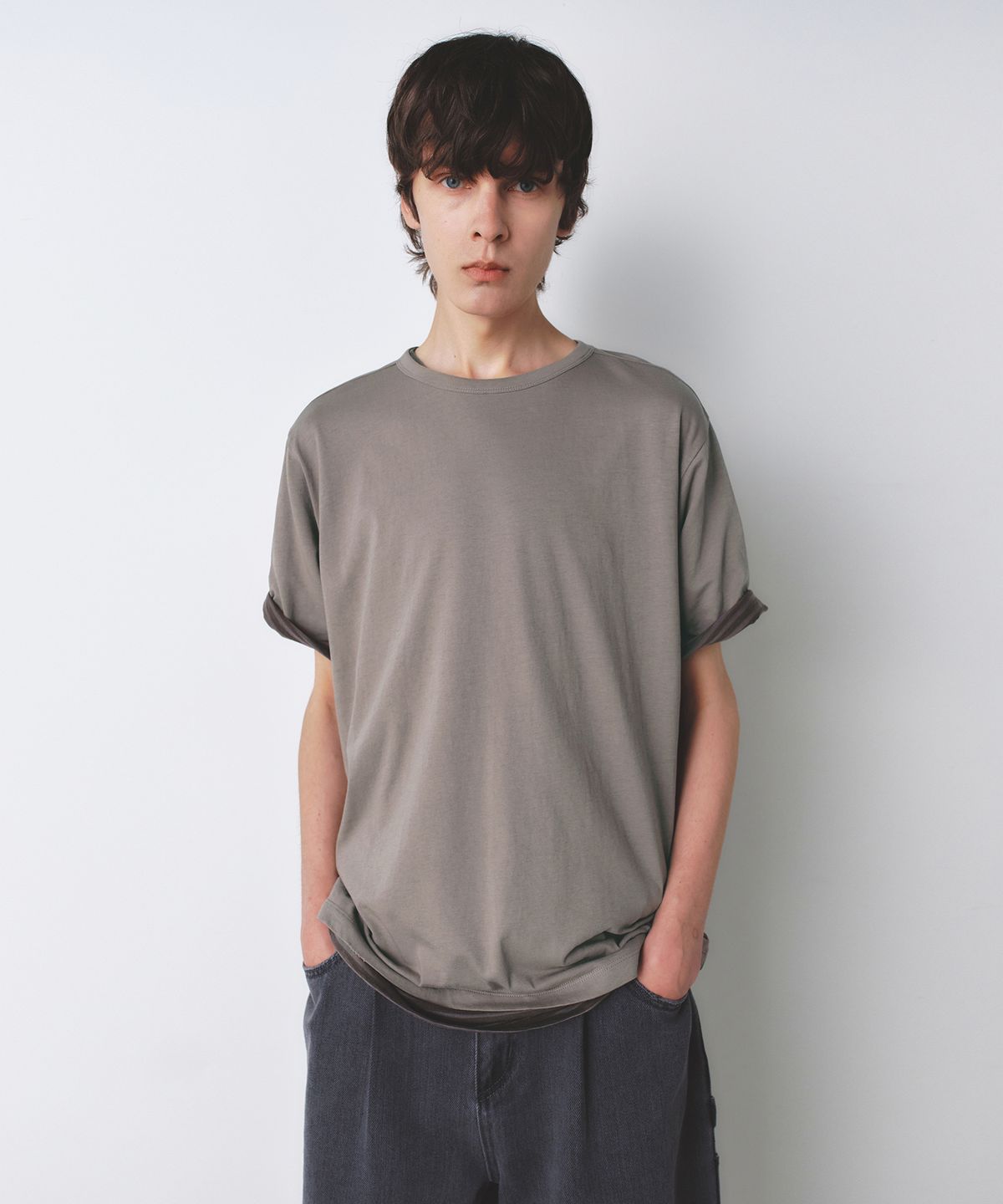 인사일런스(INSILENCE) 라이트웨이트 레귤러핏 티셔츠 WORN GREY