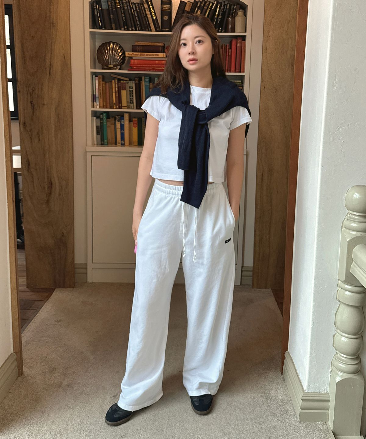 인지액티브(INJIACTIVE) Semi Wide Logo Sweatpants 화이트