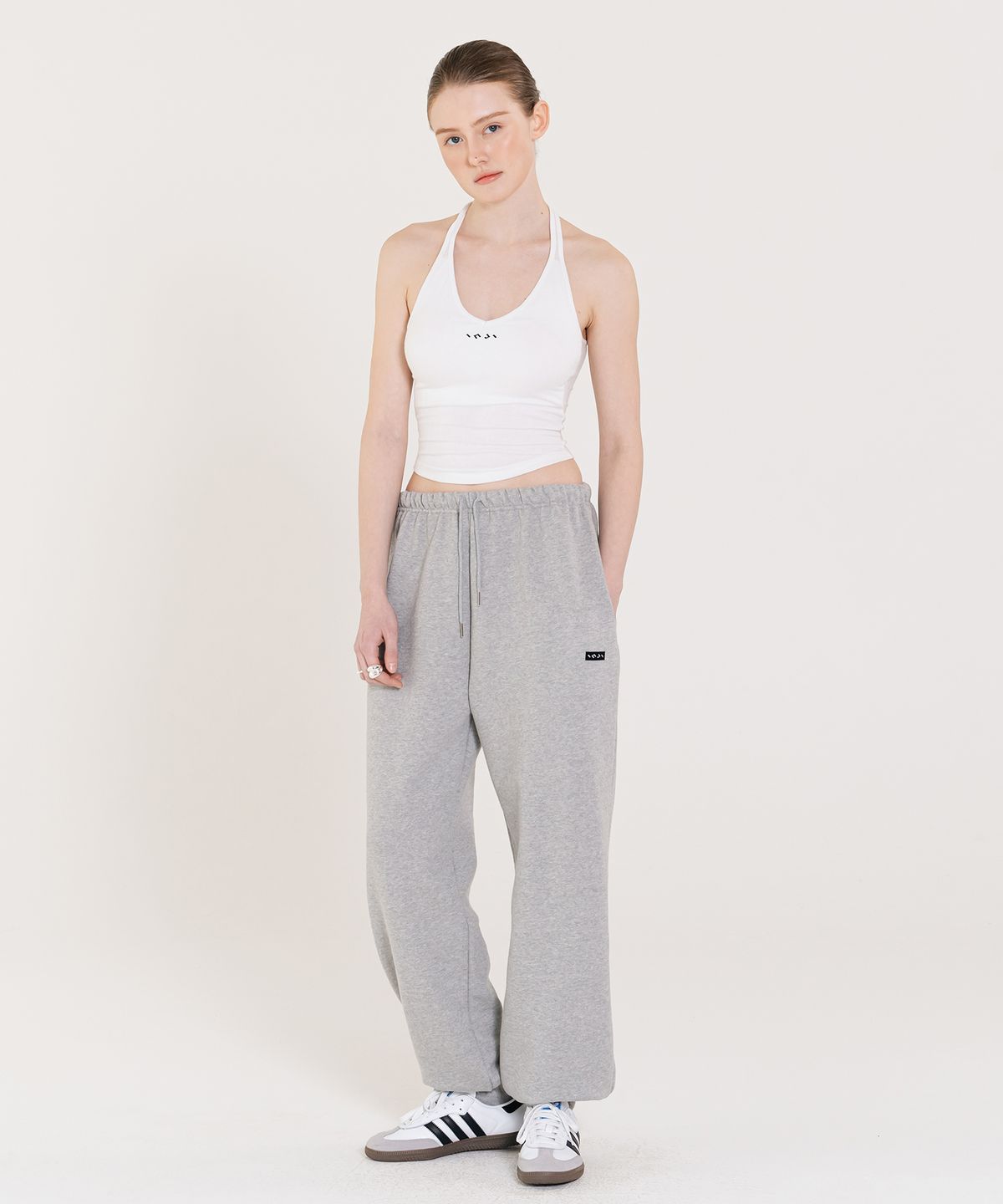 인지액티브(INJIACTIVE) Small Logo Jogger Pants 그레이