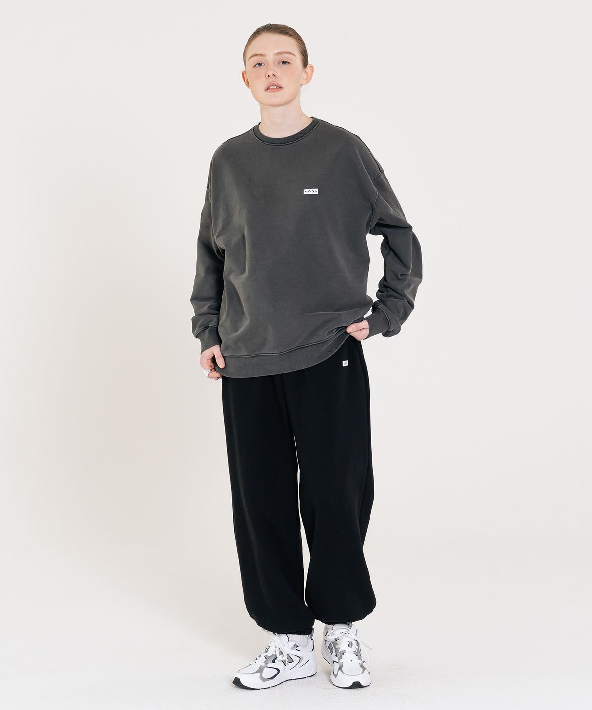 인지액티브(INJIACTIVE) Small Logo Jogger Pants 블랙
