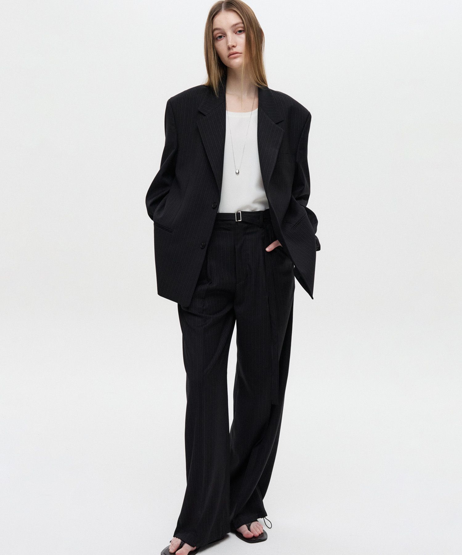 MUSINSA | DNSR WOMEN Belted Stripe Slacks Black