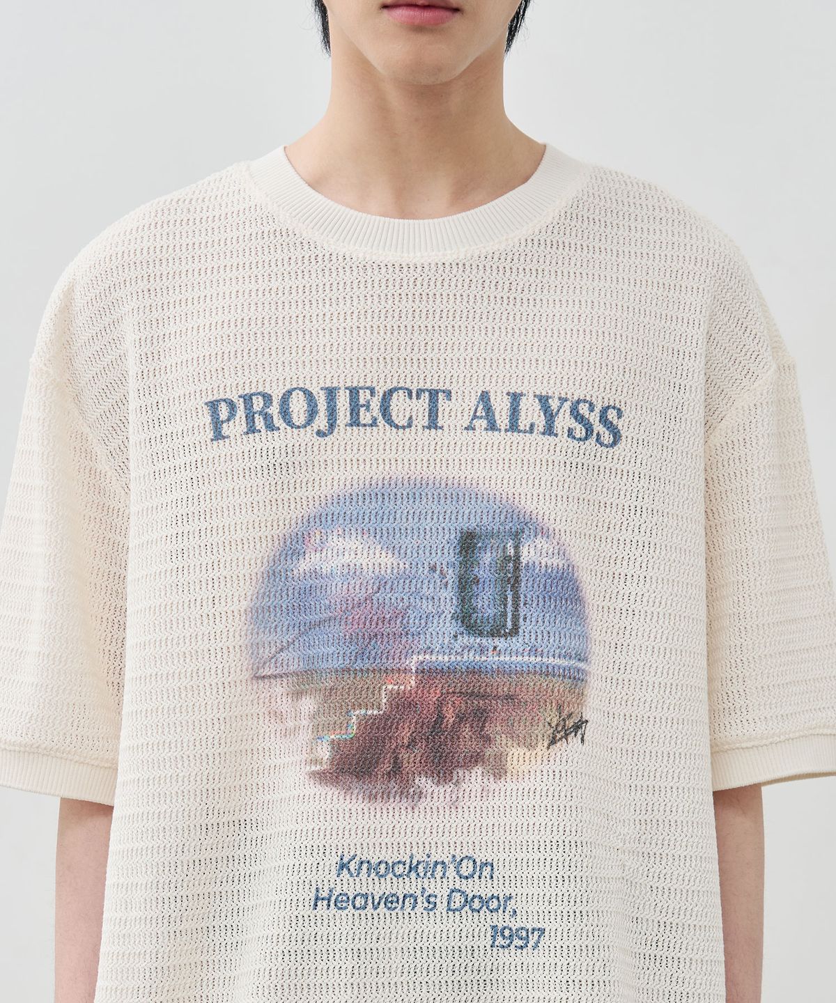 알리스(ALYSS) [켄시X알리스] 메쉬 스프레드 아트웍 하프 티셔츠 [크림]