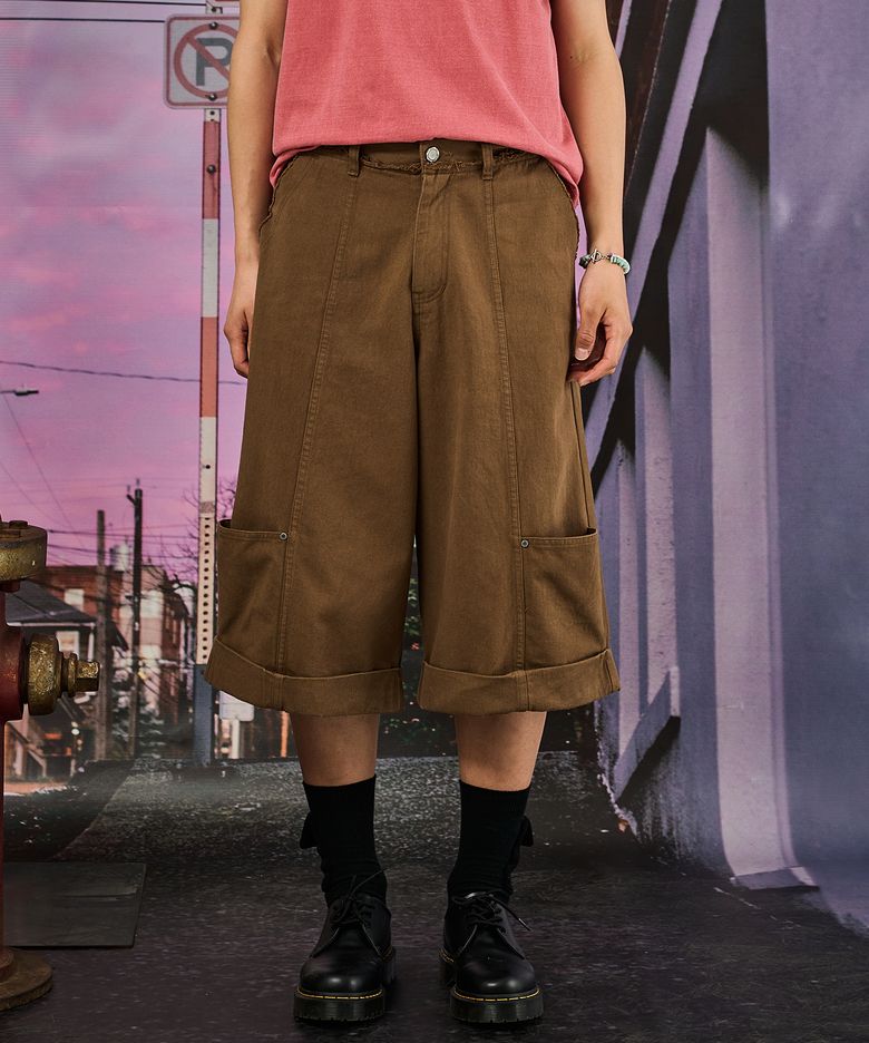 Frayed Blunt Bermuda Pants-Brown