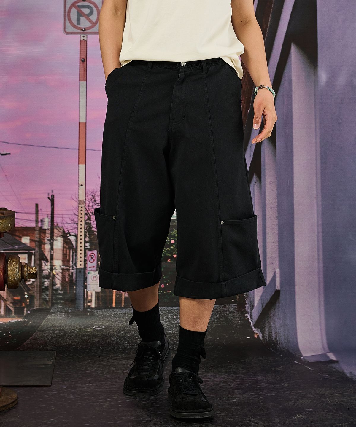 미드선(MIDSUN) Frayed Blunt Bermuda Pants-Black
