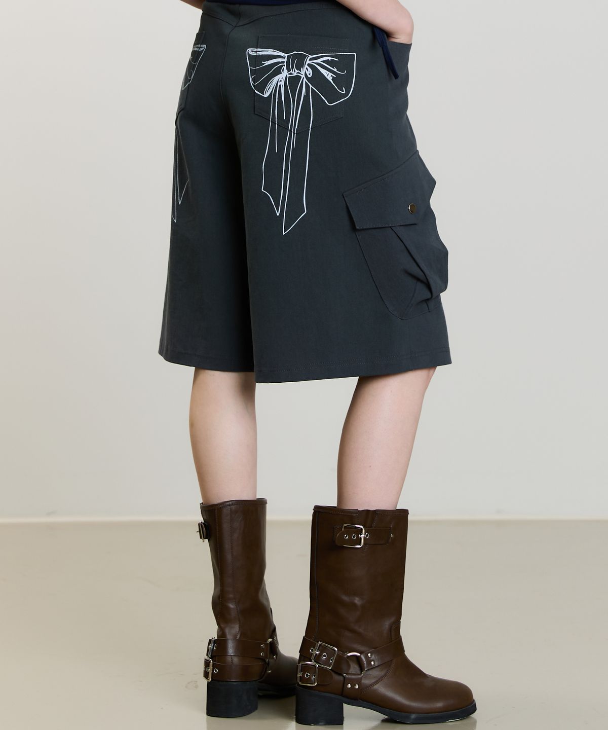 러브이즈트루(LUVISTRUE) SM RIBBON PANTS(CHARCOAL)