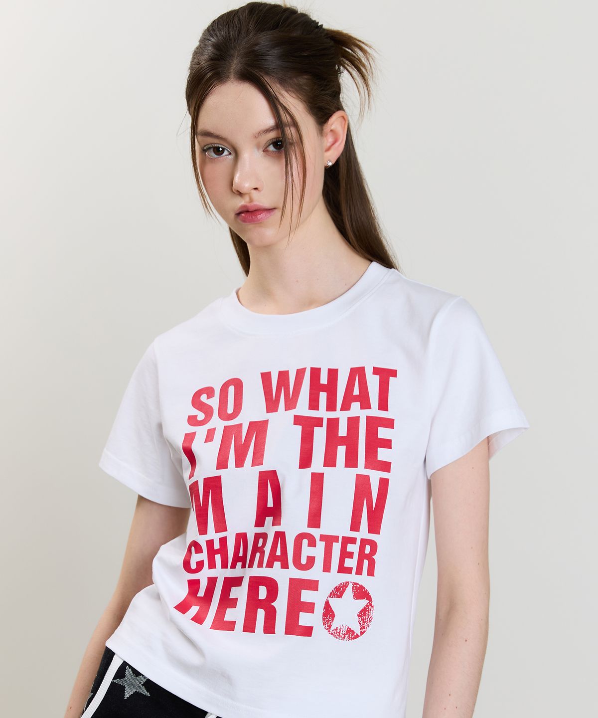 러브이즈트루(LUVISTRUE) SM MAIN CHARACTER TEE(WHITE)