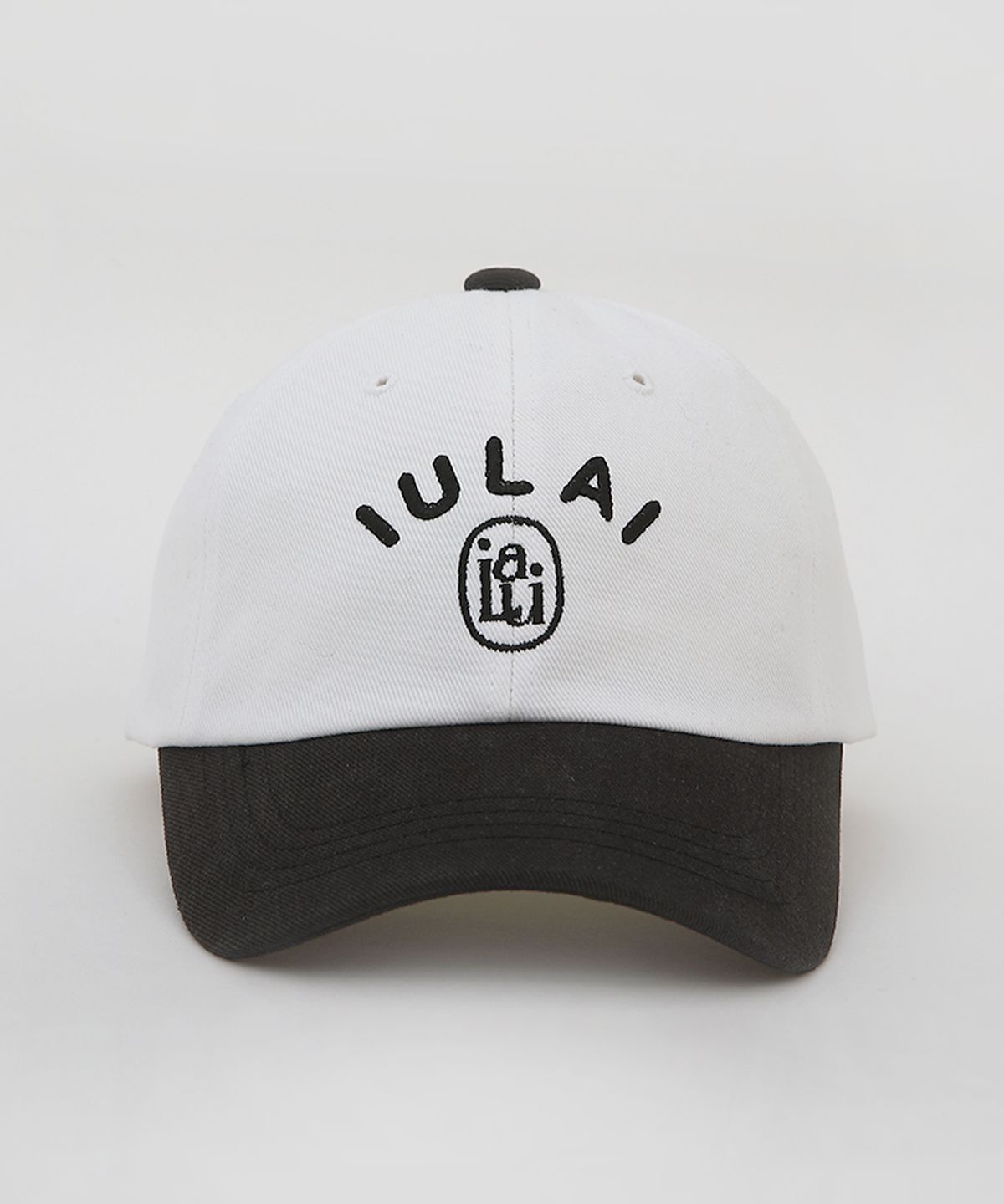 이울라이(IULAI) 로고 볼캡 화이트 블랙
