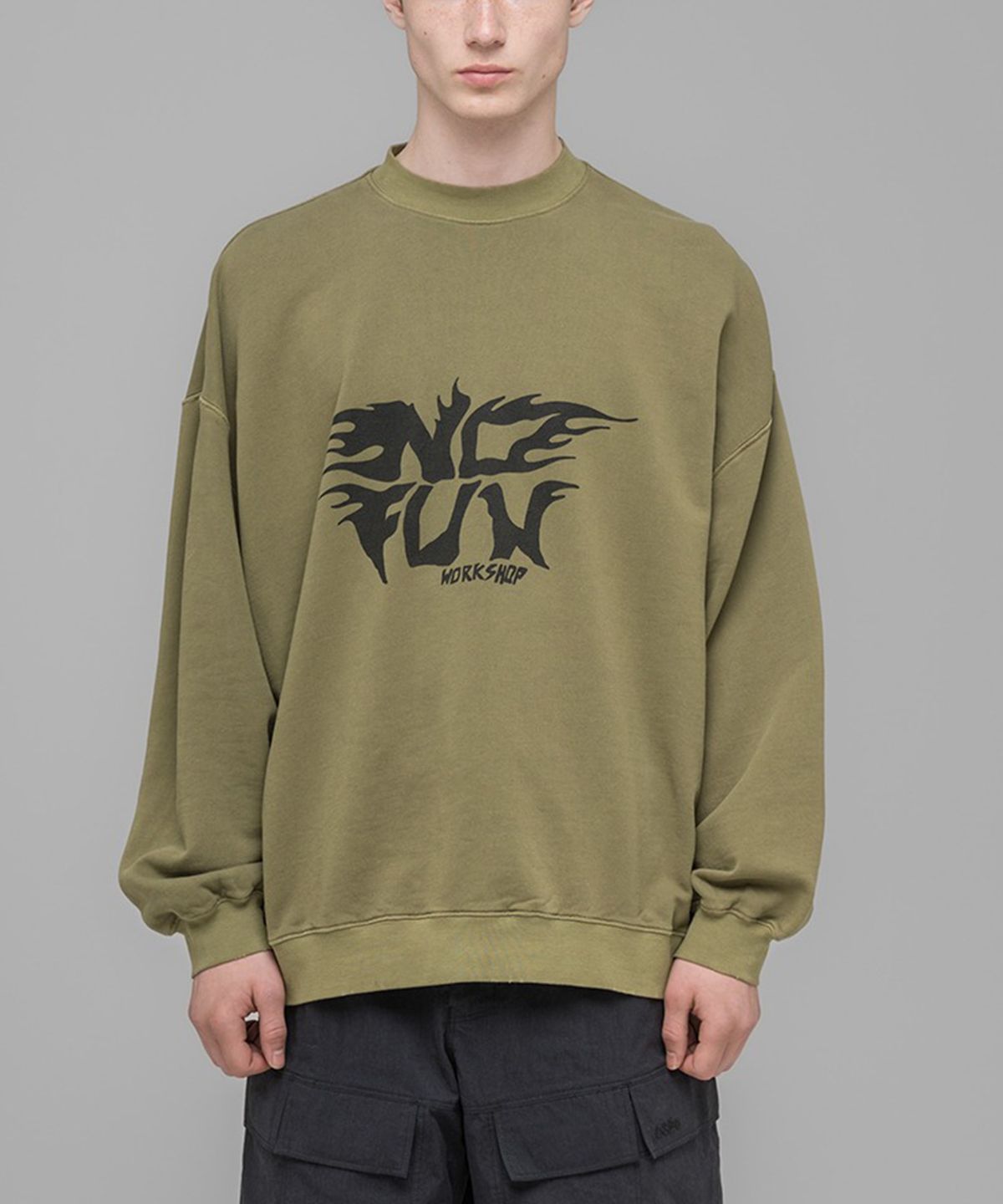 032씨(032C) (U) 노 펀 오버사이즈드 크루넥 페이디드 다크 그린 NO FUN OVERSIZED CREWNECK FADED DARK GREEN