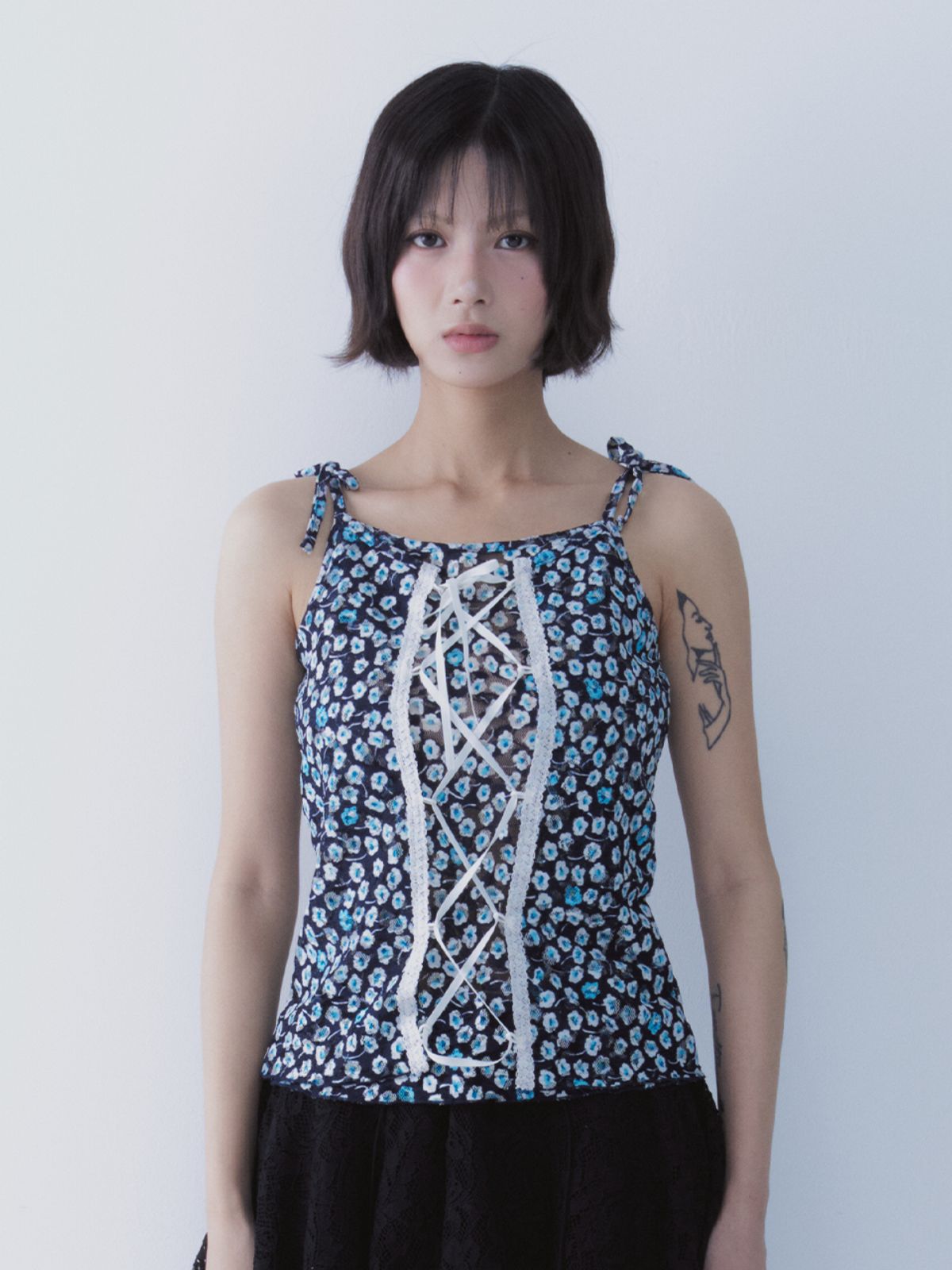 쎄쎄쎄(SETSETSET) SARA LACE UP SLEEVELESS