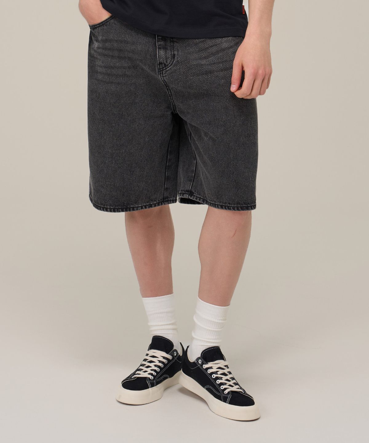 슈퍼드라이(SUPERDRY) 아이코닉 데님 쇼츠 멜란지 블랙