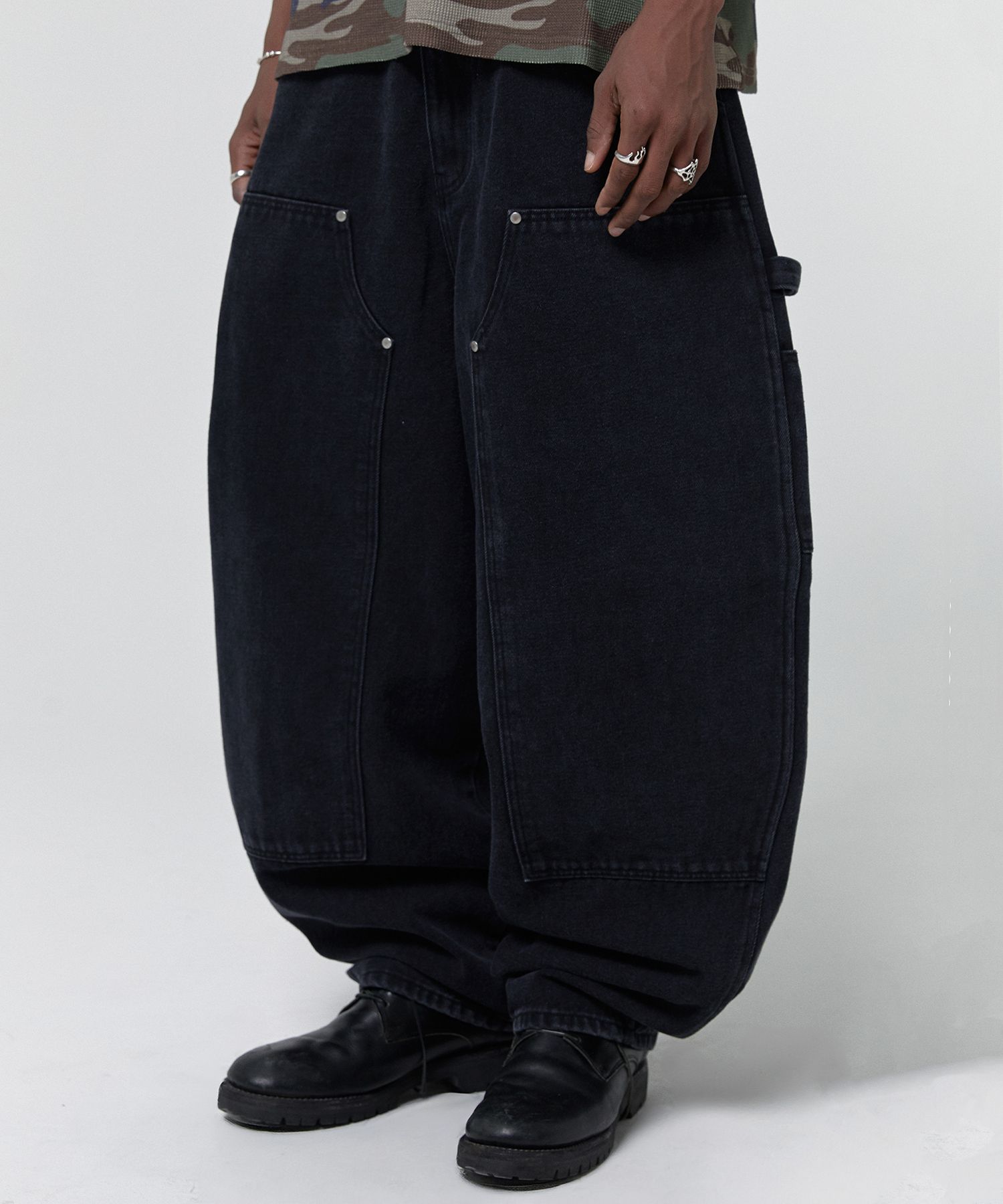 MUSINSA公式 | SUADE CURVED DOUBLE KNEE PANTS [BLACK]