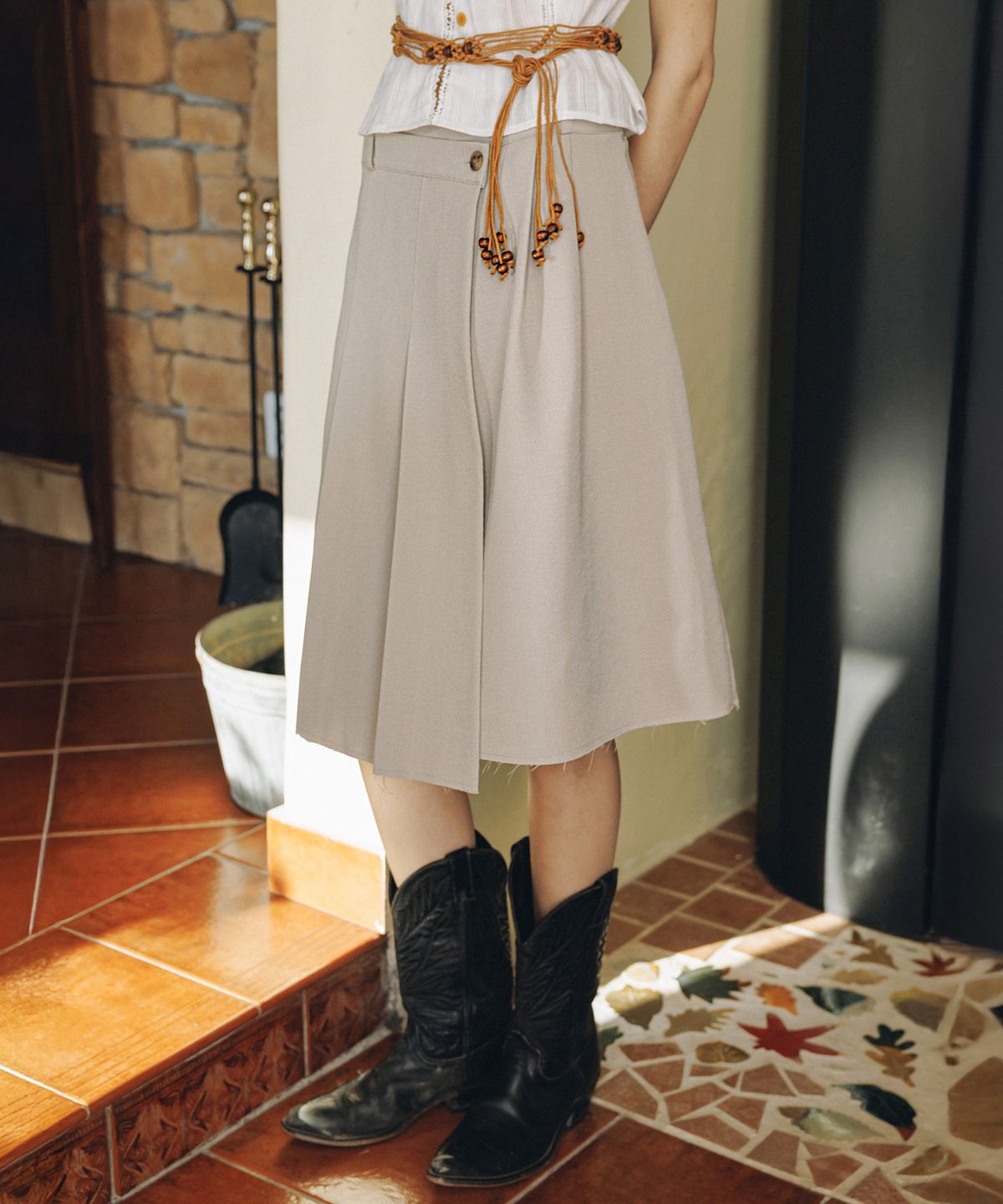 앤니즈(ANDNEEDS) Carmen pleats wrap skirt (beige)