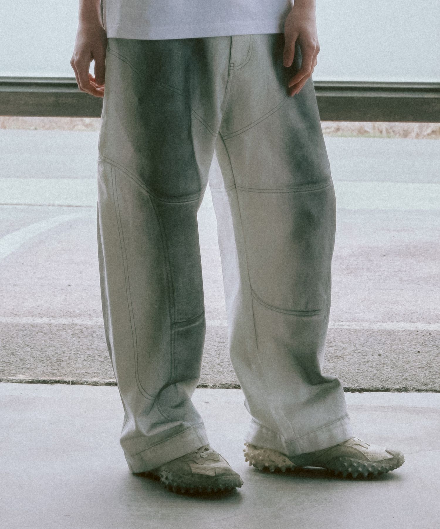 ROMANTIC CROWN★Unisex★DIRTY WASHING BIKER PANTS_2色 MUSINSA | ROMANTIC CROWN Dirty Wash Biker Pants_White