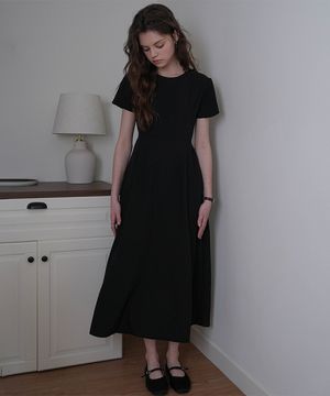 Dart Back Ribbon Dress [Black]