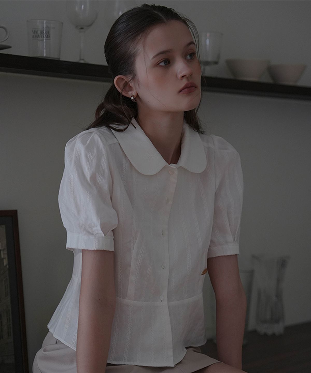 드헤베(DEHEVE) Round Collar Jacquard Blouse [White]