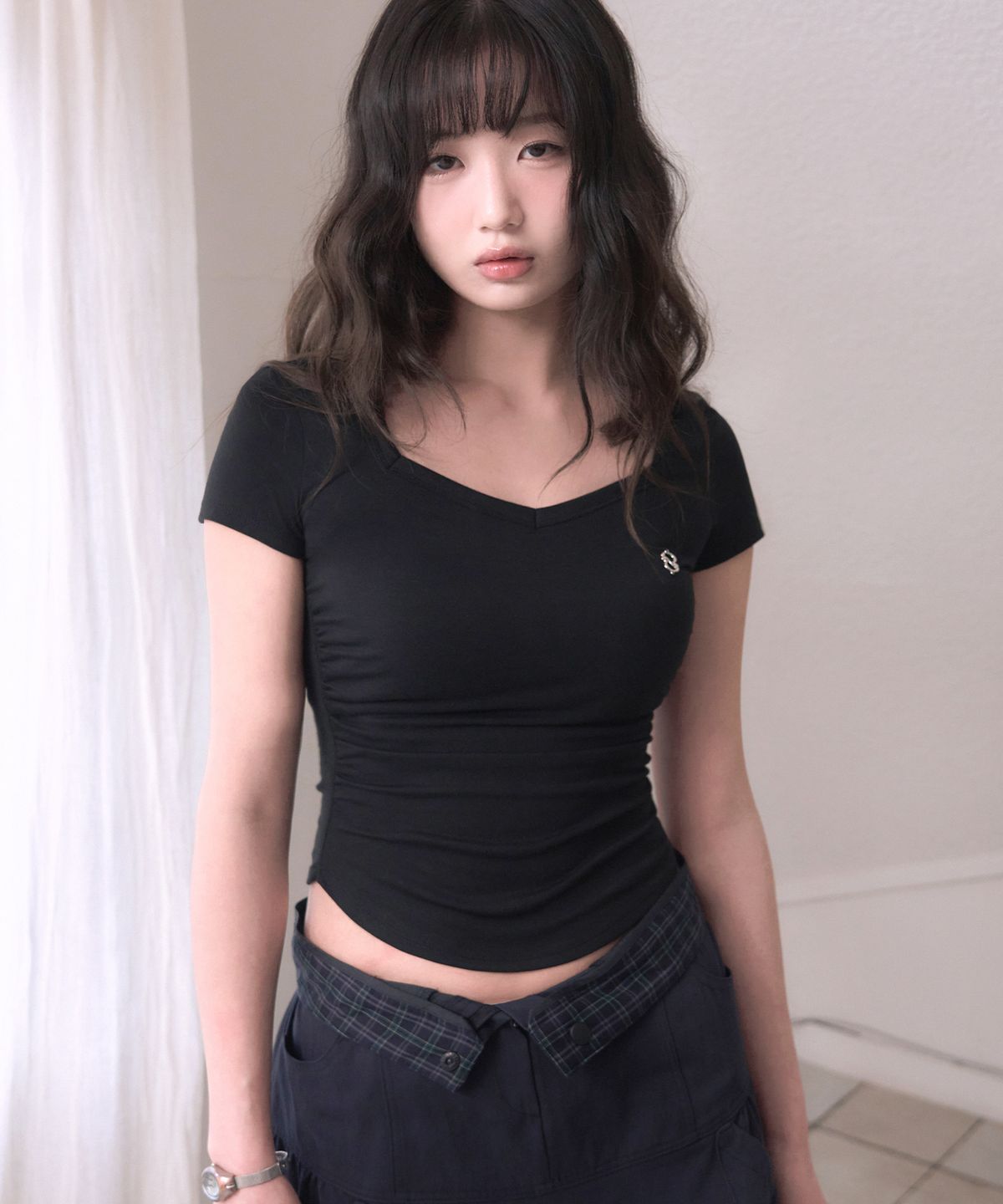 레이즈미야(REISE MIYA) 마가렛 슬림 크롭 티셔츠 [BLACK]