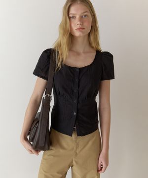A SQUARE NECK LACE BLOUSE__BLACK