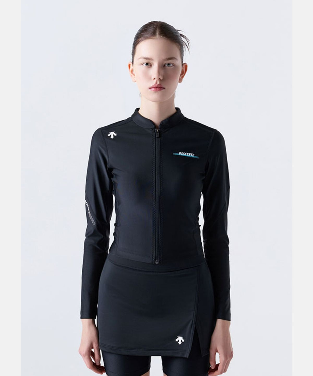 데상트(DESCENTE) 워터 래쉬가드 블랙(SQ223EKT52)