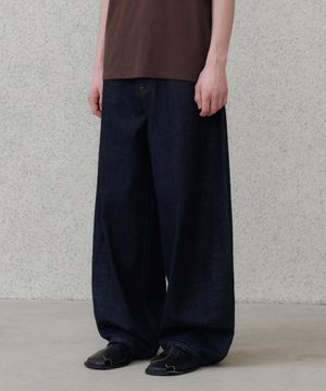 wide curved denim pants (one washed)