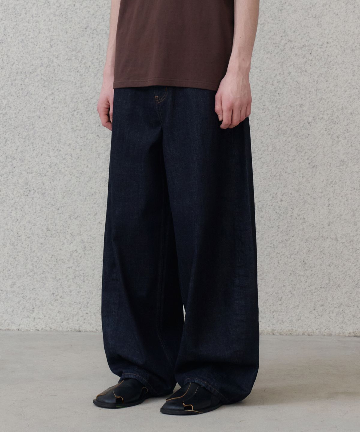 노운(NOUN) wide curved denim pants (one washed)