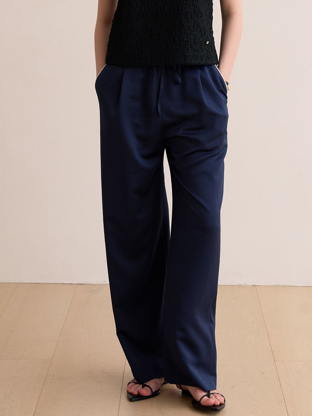 비뮤즈맨션(BEMUSE MANSION) Satin banding pants - Navy