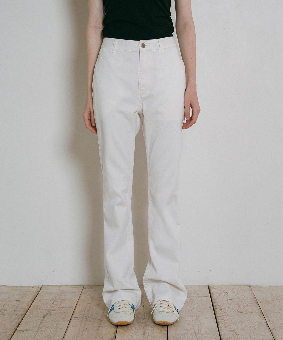 반원 아틀리에(VANONE ATELIER) P3241 플레어 컬러 데님_Ivory