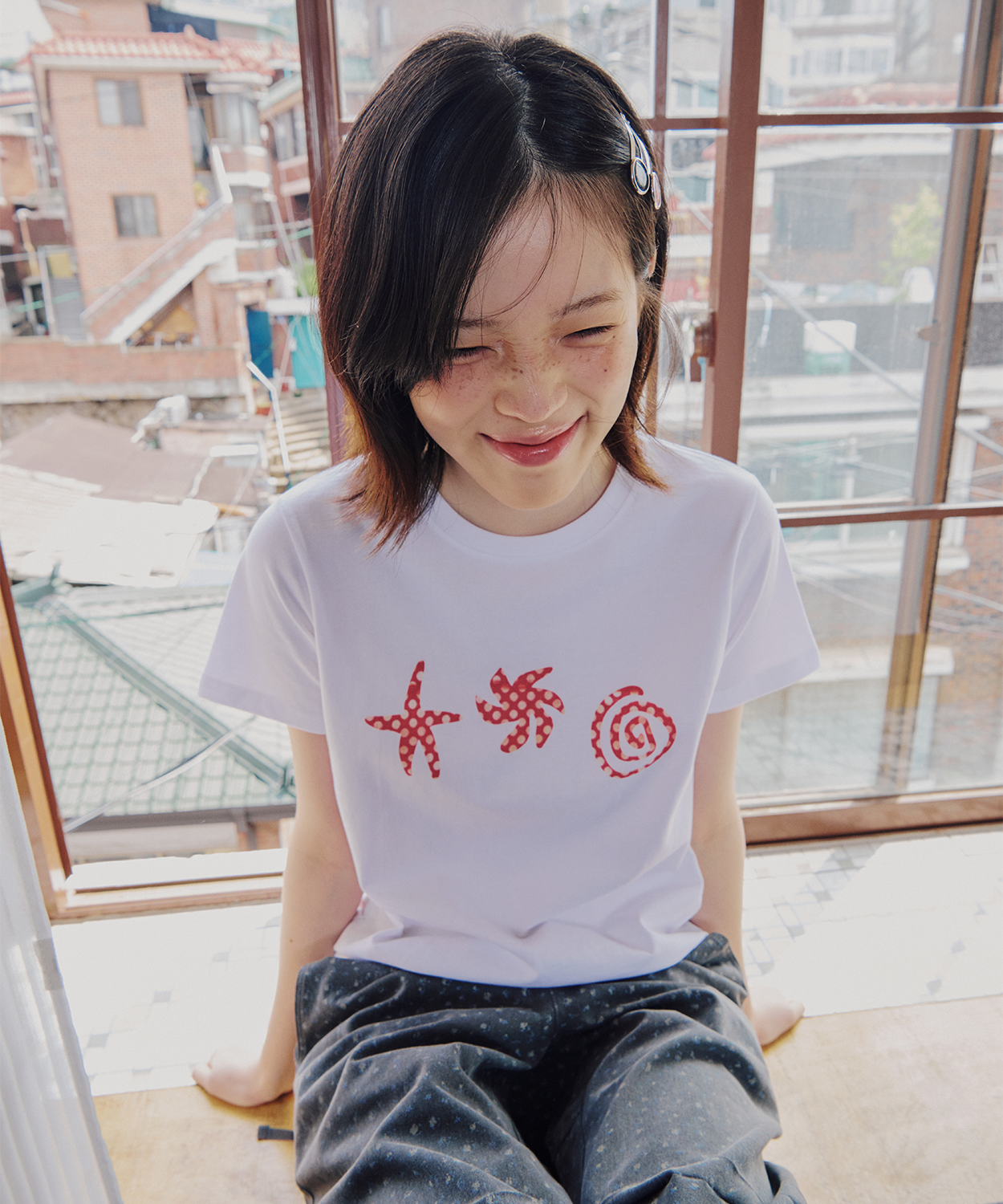【ITZAVIBE】CAT GIRL T SHIRT オーバーフィット Tシャツ MUSINSA | ITZAVIBE CAT GIRL SLIM T SHIRT - WHITE
