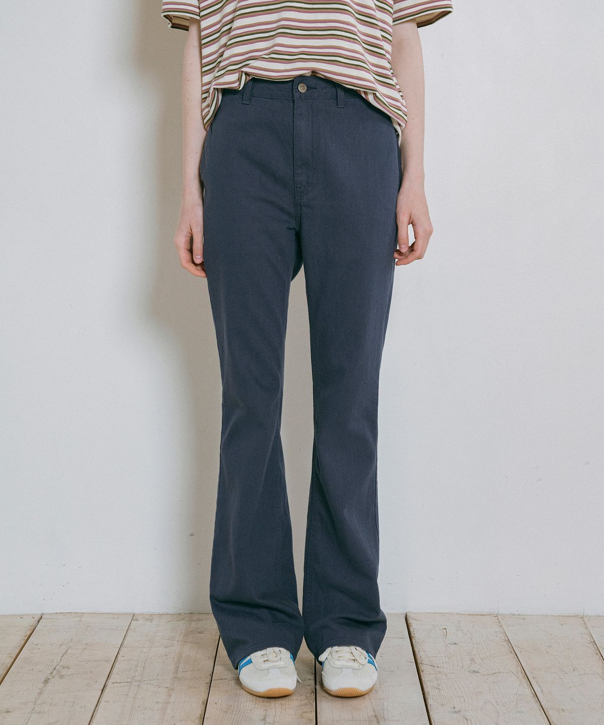 반원 아틀리에(VANONE ATELIER) P3241 플레어 컬러 데님_Navy