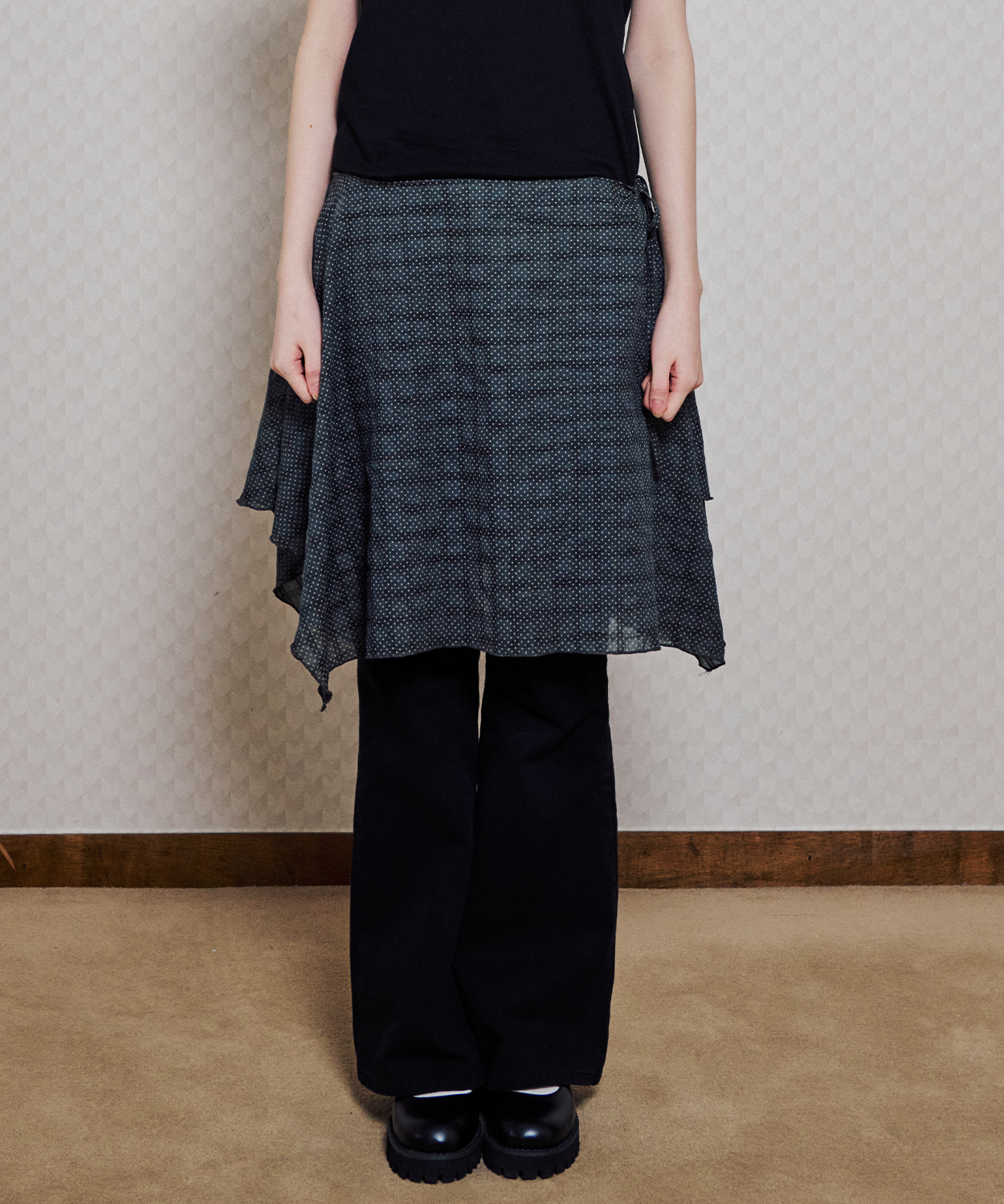 ★25SS新作★ITZAVIBE★GRAY DOT&CHECK LAYERED WRAP MIDI SKIRT MUSINSA | ITZAVIBE GRAY DOT&CHECK LAYERED WRAP MIDI SKIRT