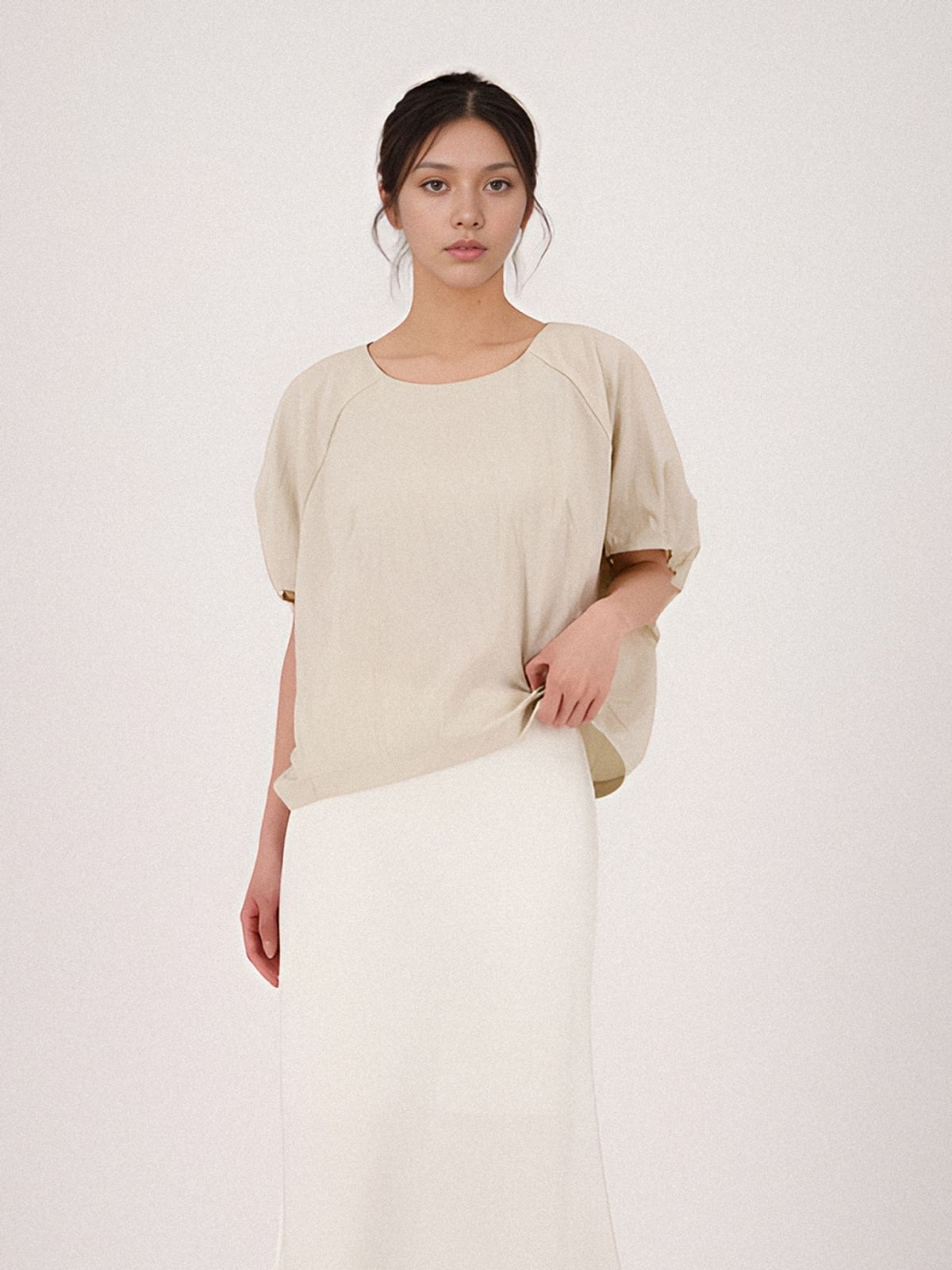 아쿠드(ACUD) Round Neck Raglan Blouse _Beige