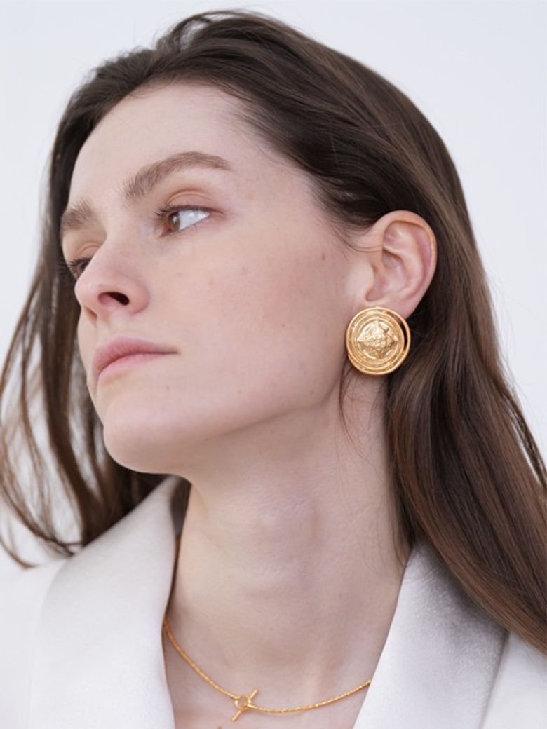 Diva round earring