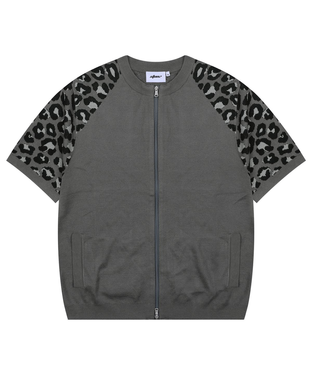 엑스톤즈(XTONZ) XTK151 레오파드 라운드 반팔 니트 집업 (GRAY)