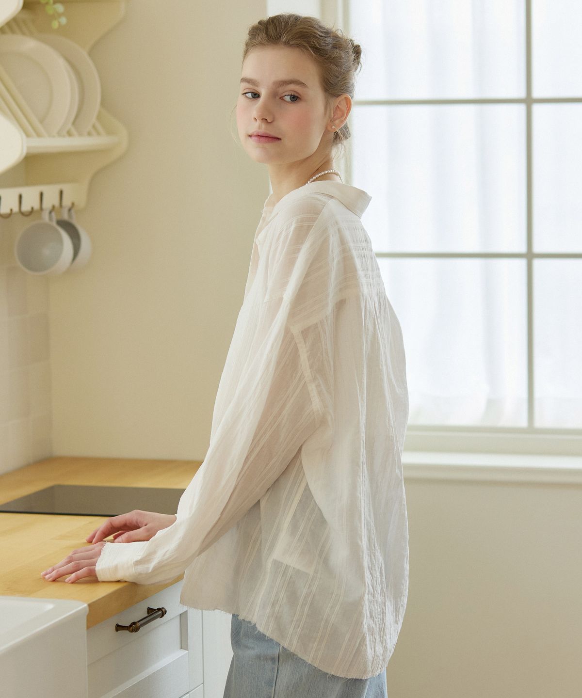 논로컬(NONLOCAL) Over Fit Raw Cut Stripe Shirt - White