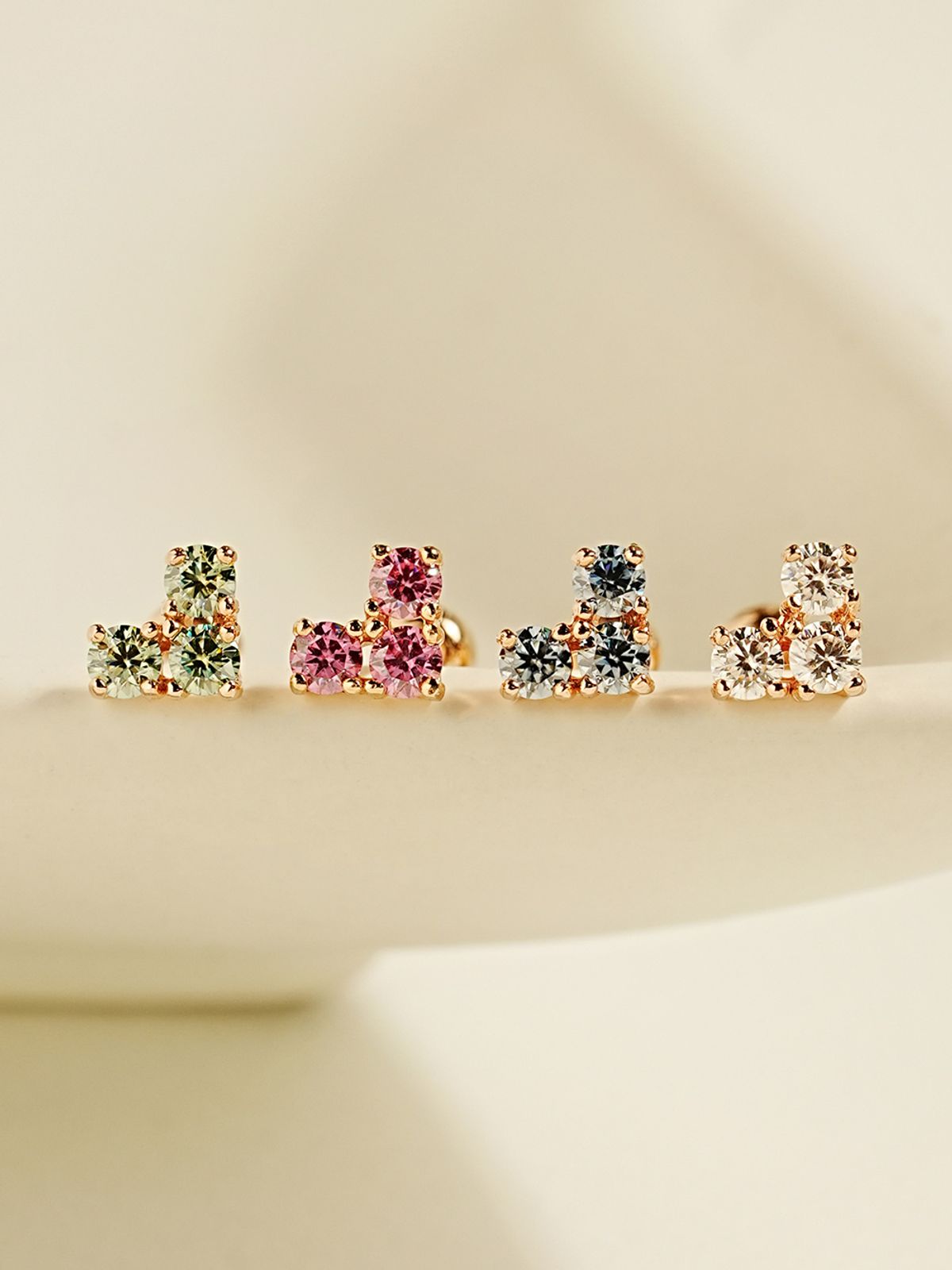 미니멀피어싱(MINIMALPIERCING) 14K 모이사나이트 다이아 블럭 하트 피어싱 귀걸이