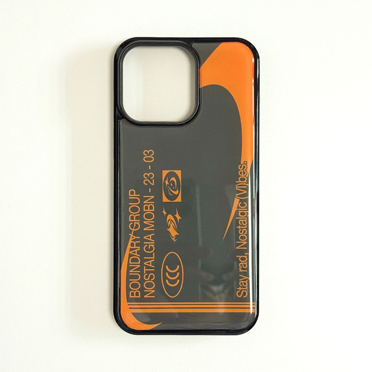 메모리즈바운더리(MEMORIESBOUNDARY) Dusty, Nostalgic Vibes Phone Case (DeepGreen/Orange)