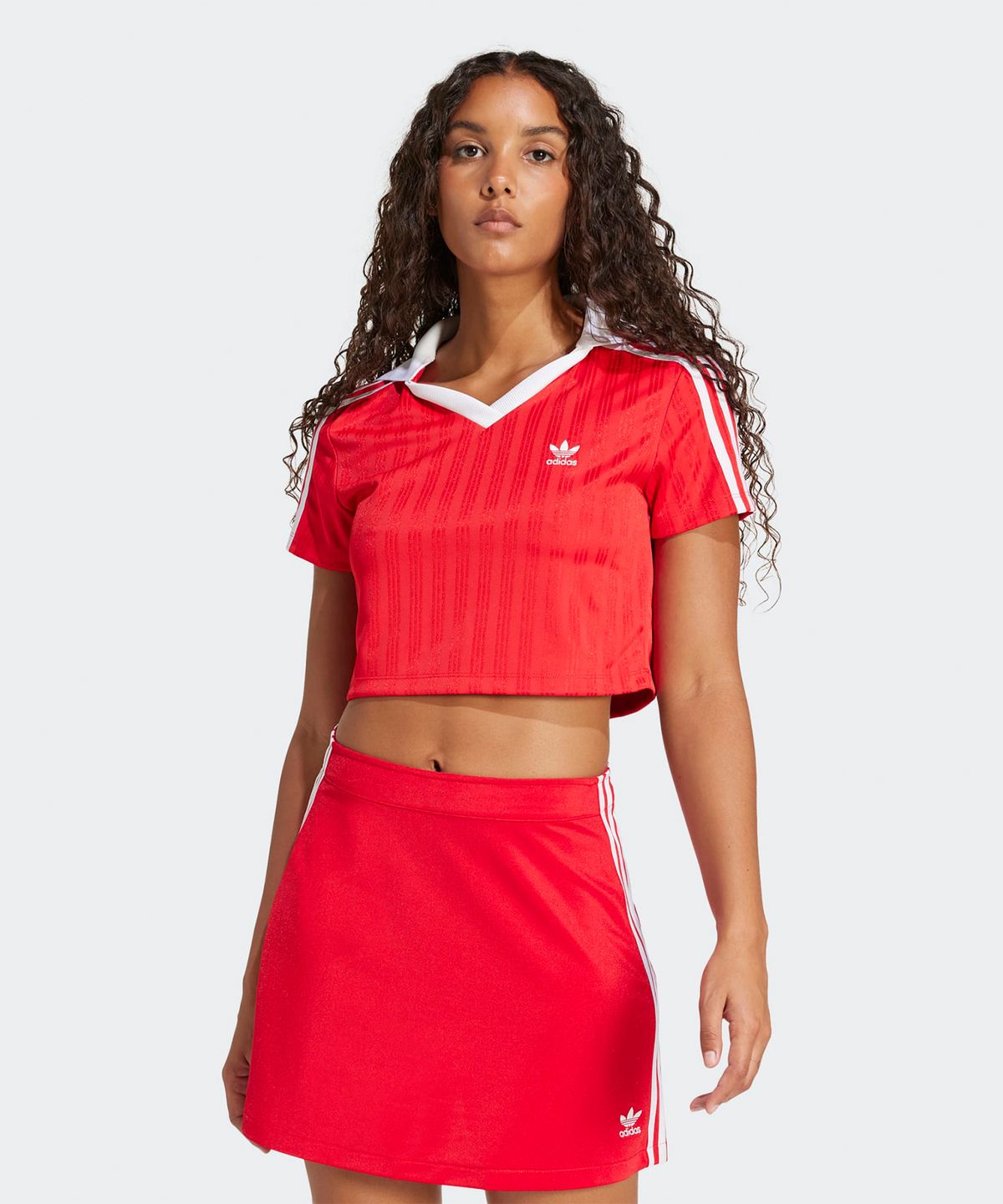 아디다스(ADIDAS) 풋볼 자카드 브이넥 크롭 폴로 셔츠 - 레드 / JD2607