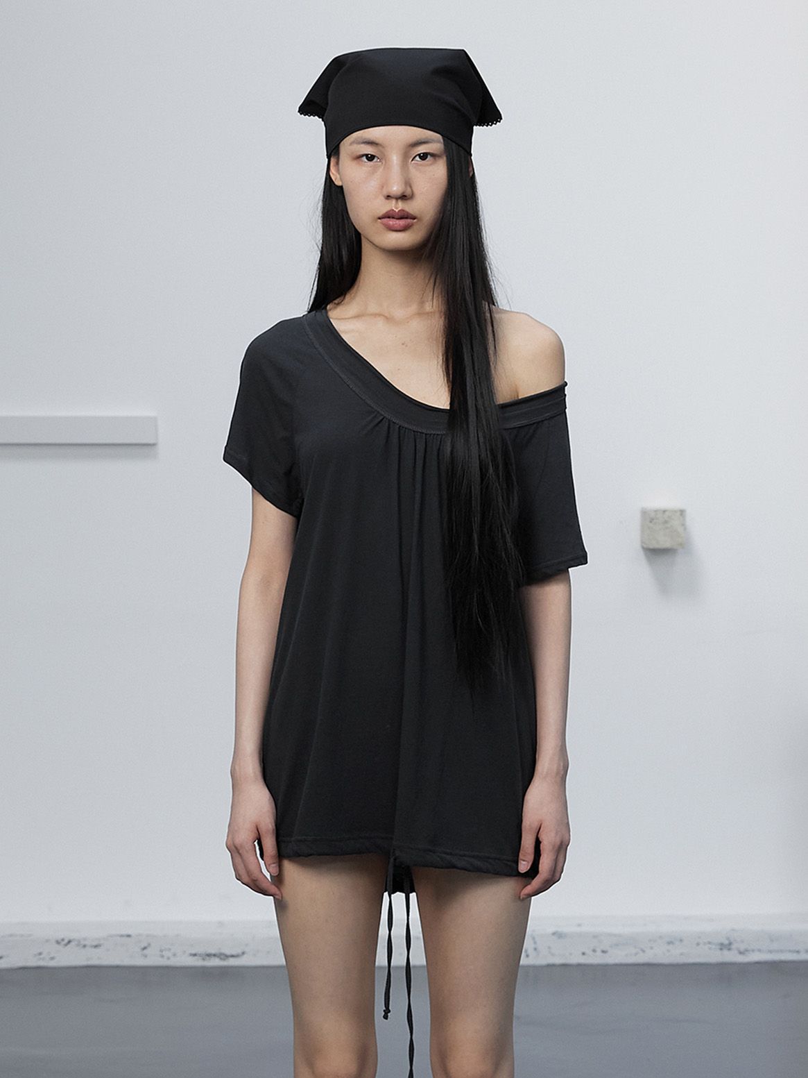 세릭(CERRIC) ROUND DRAWSTRING HEM TOP / CHARCOAL - 사이즈 & 후기