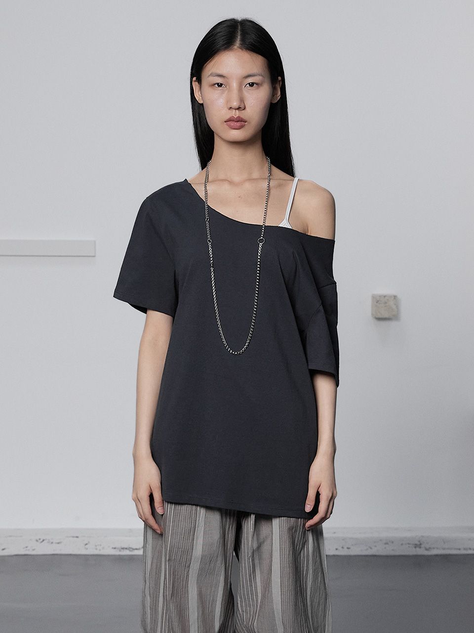 ONE SHOULDER LOOSE TOP / NAVY