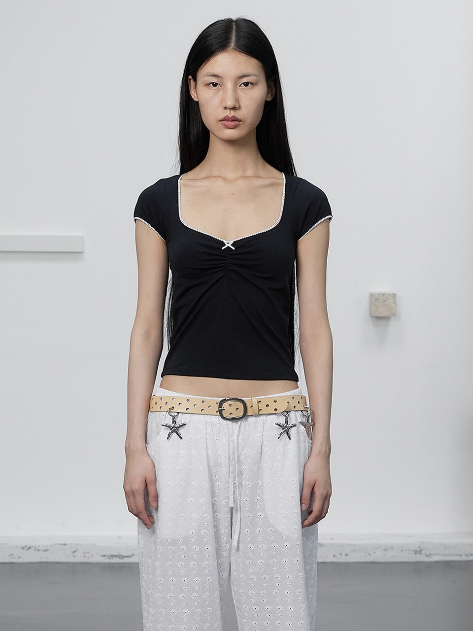★CERRIC★RIBBON LACE HALF TOP★1886★Navy★韓国★大人気★ MUSINSA | CERRIC RIBBON LACE HALF TOP / NAVY
