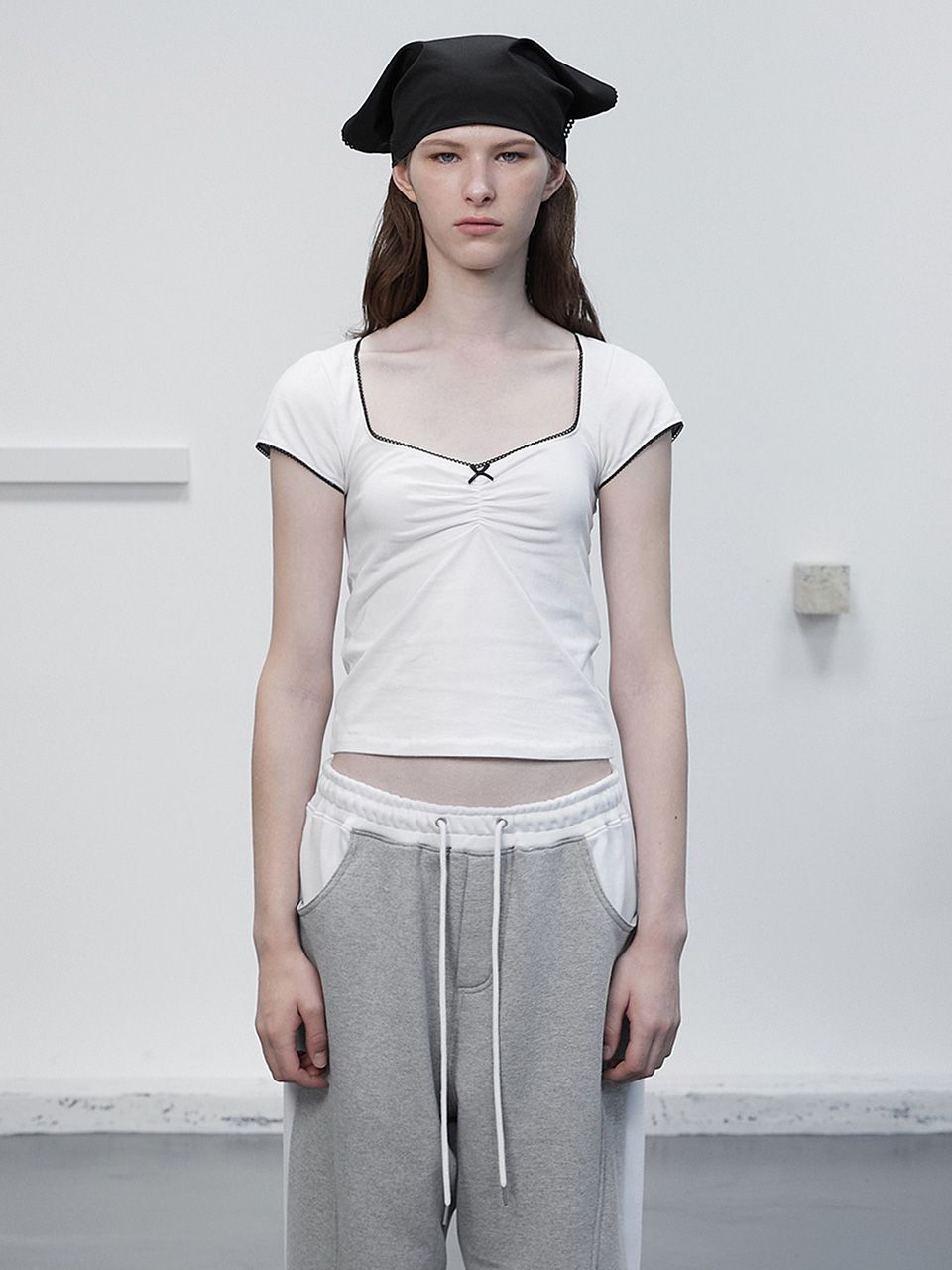 MUSINSA公式 | CERRIC RIBBON LACE HALF TOP / WHITE